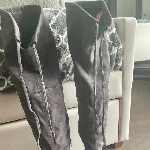 Grey over the knee boots - Picture 6 of 9